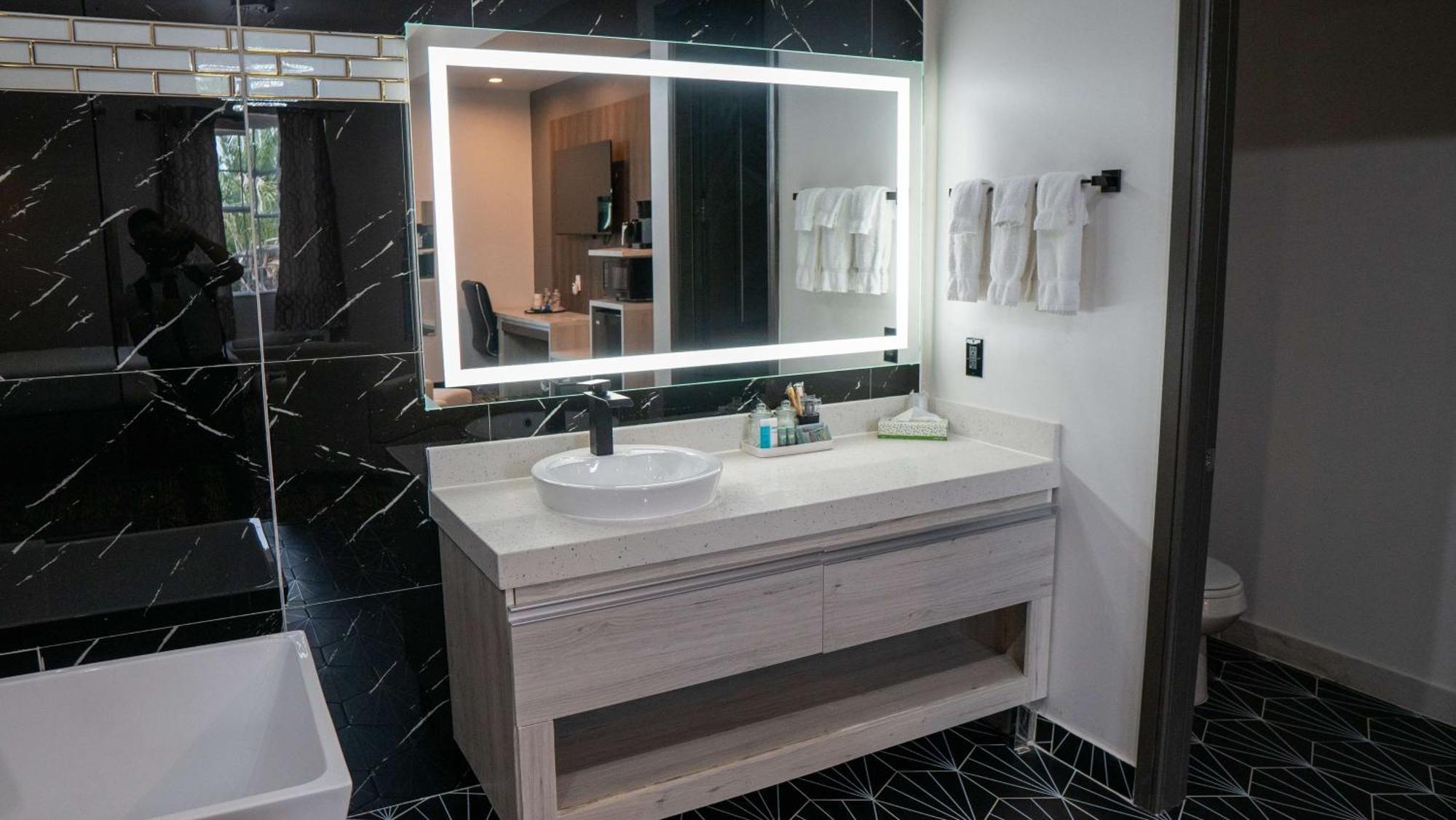 Surestay Hotel By Best Western Houston Southeast South Houston Ngoại thất bức ảnh